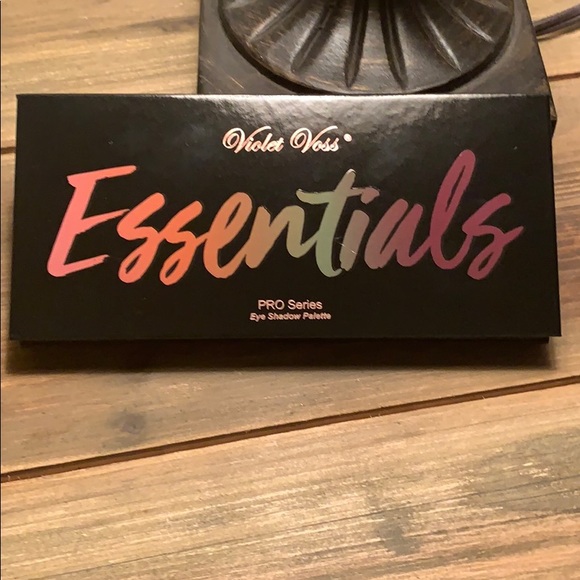 🌼🌼🌼3/15Violet Voss Essentials Eye Shadow - Picture 2 of 3